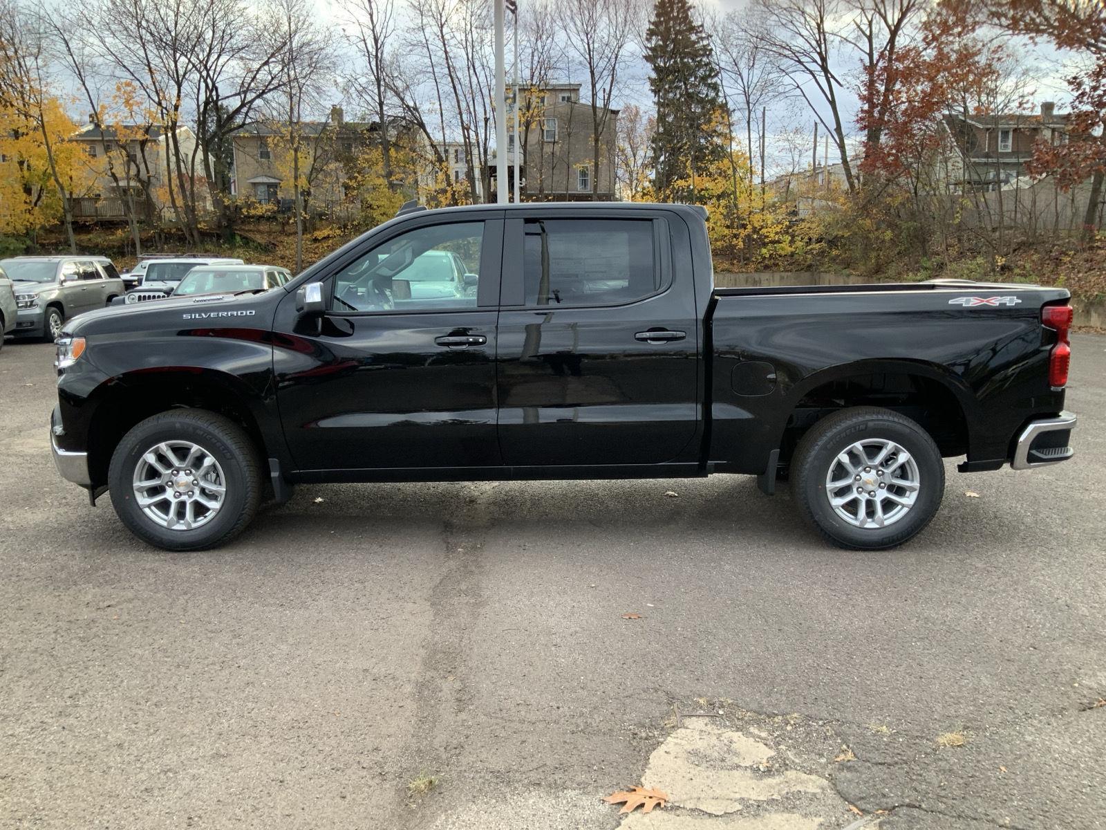 2026 Chevrolet Silverado 1500 LT photo 3