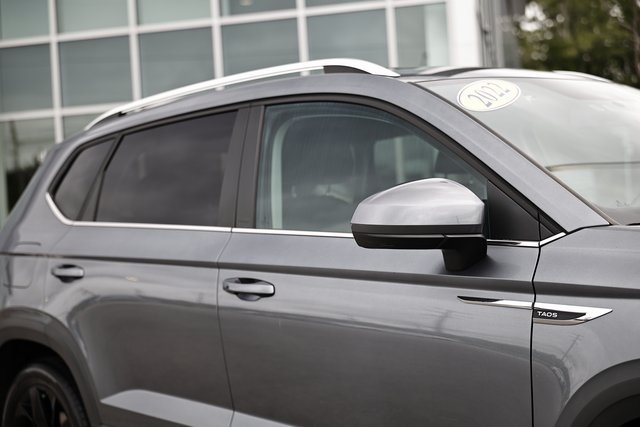 2022 Volkswagen Taos SE photo 4