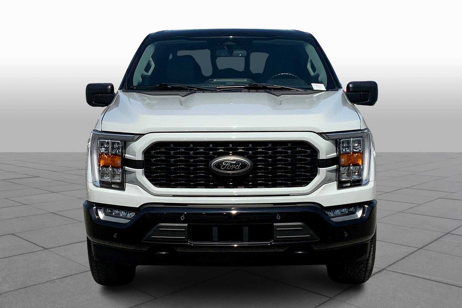2023 Ford F-150 XLT photo 3