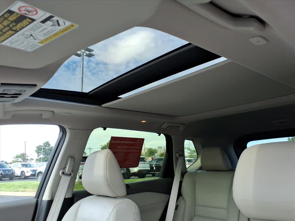 2023 Nissan Rogue SL photo 18