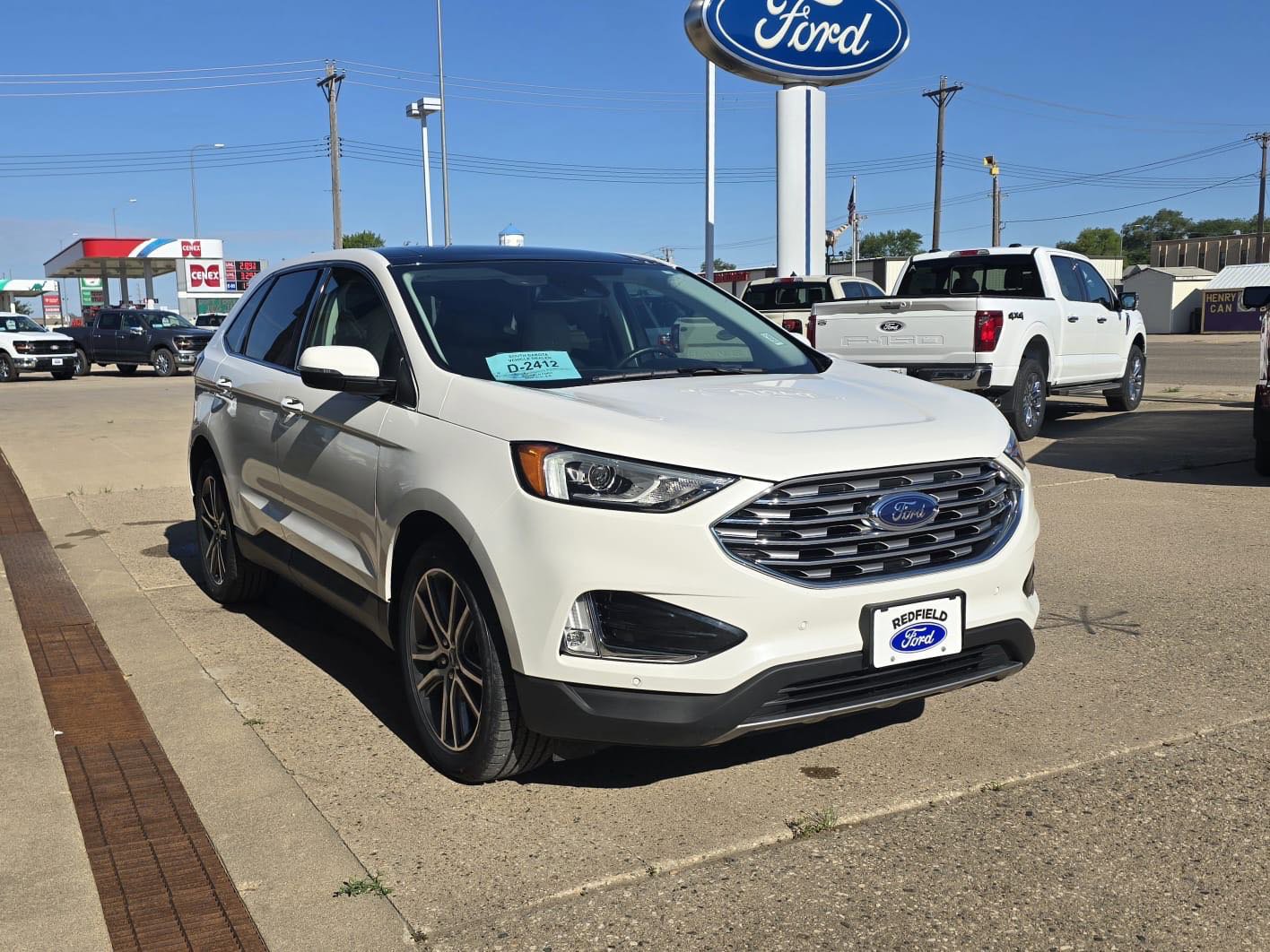 2021 Ford Edge Titanium photo 4