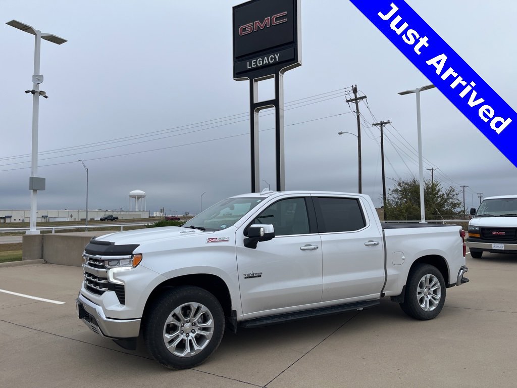 2023 Chevrolet Silverado 1500 LTZ's photo