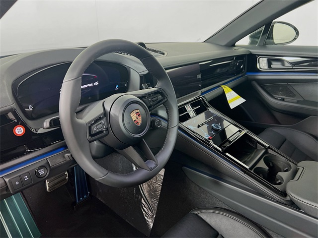 2026 Porsche Panamera E-Hybrid 4 photo 4
