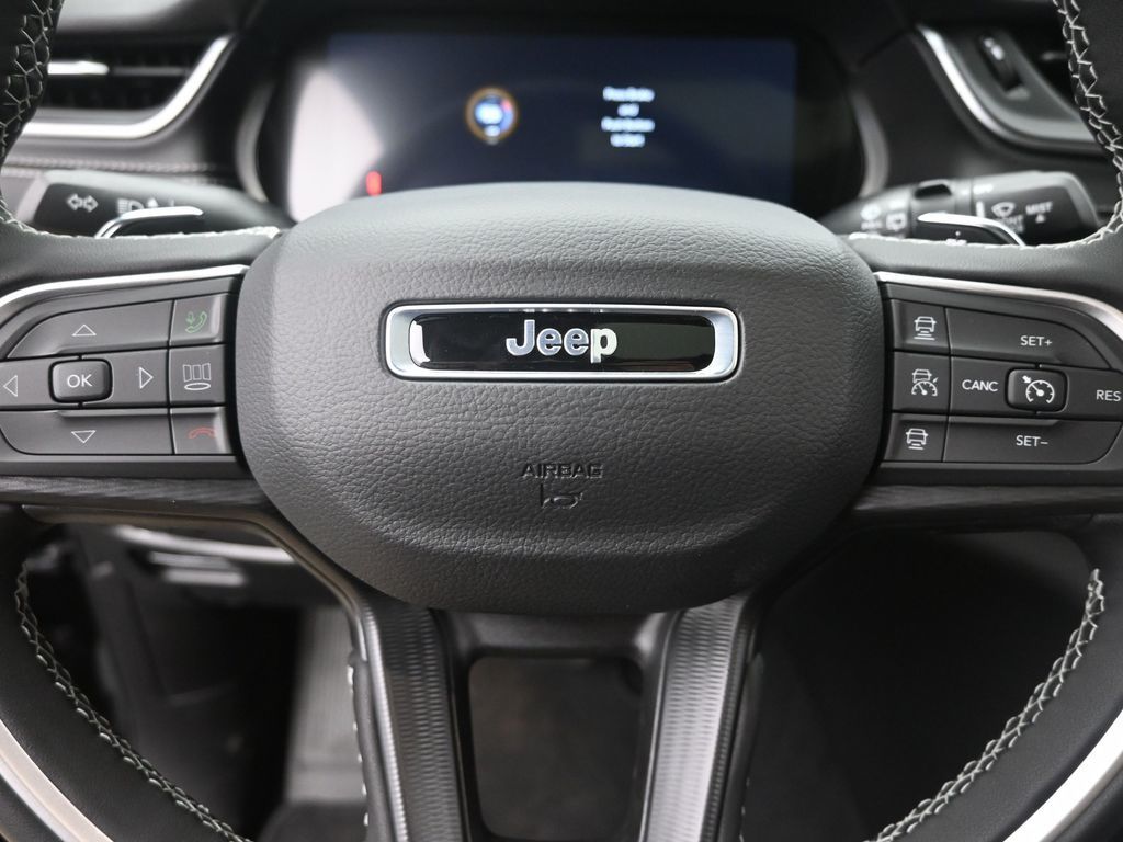 2025 Jeep Grand Cherokee Altitude X photo 14