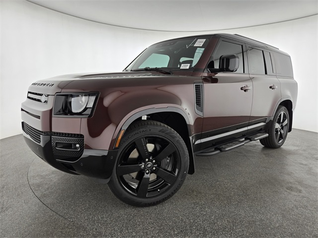 2025 Land Rover Defender X-Dynamic SE's photo