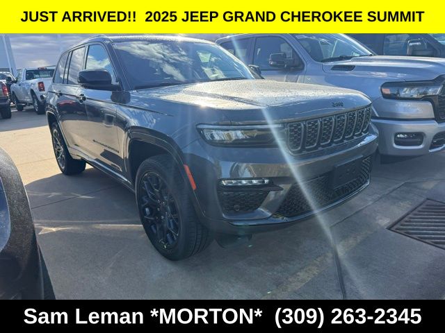 2025 Jeep Grand Cherokee Summit's photo