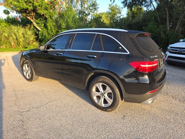 2018 Mercedes Benz GLC 300 photo 3