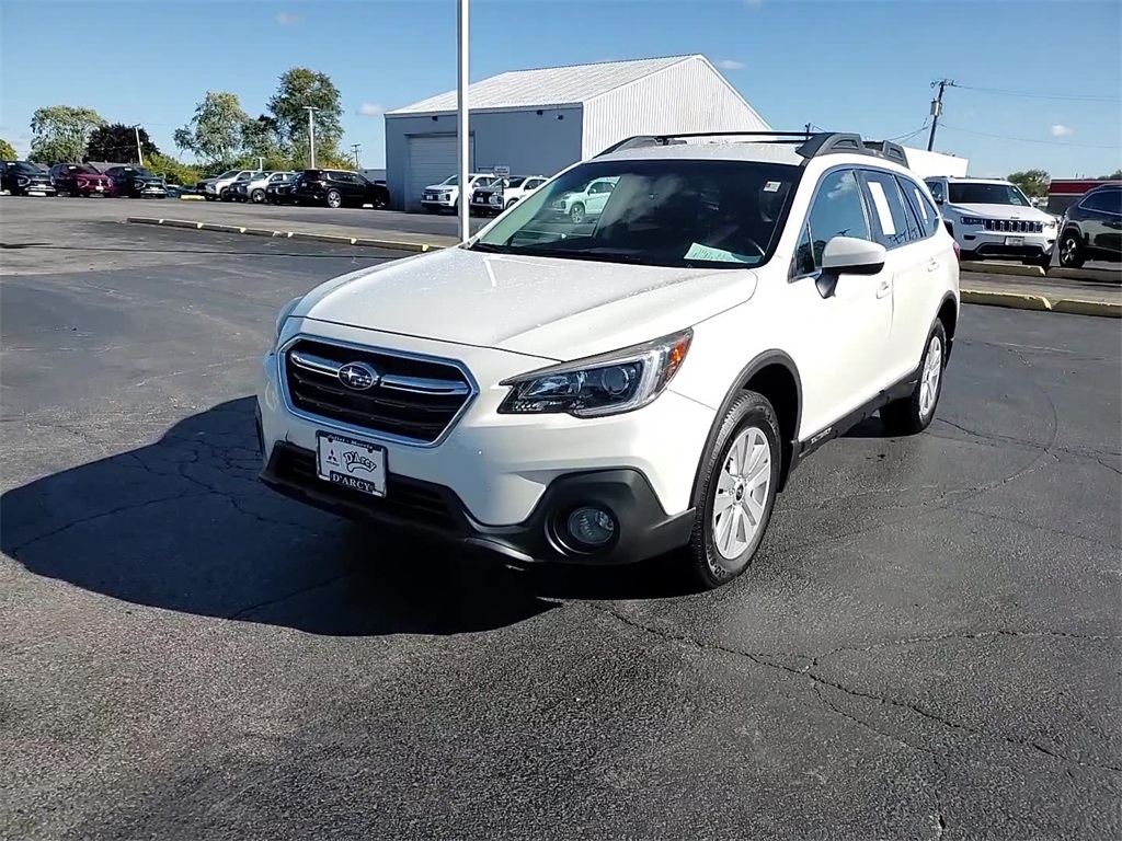 2018 Subaru Outback 2.5i Premium photo 2