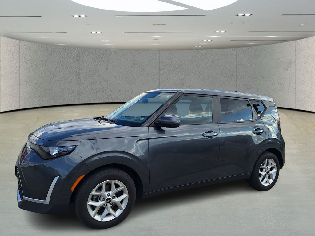 2024 Kia Soul LX's photo