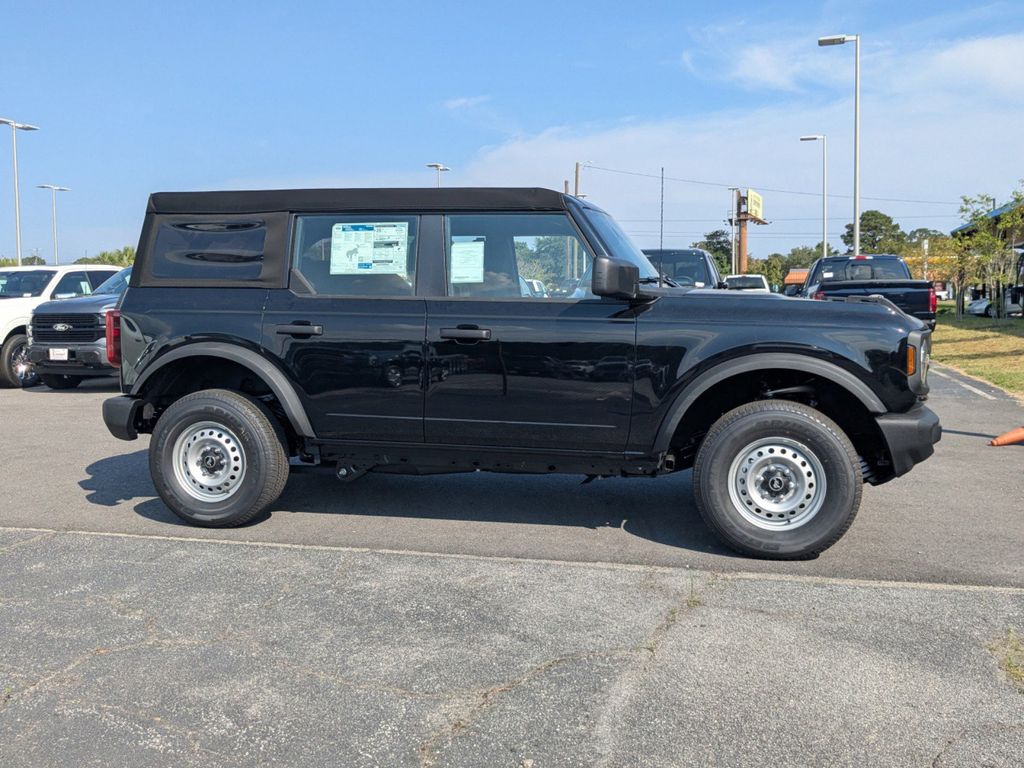 2025 Ford Bronco Base photo 2