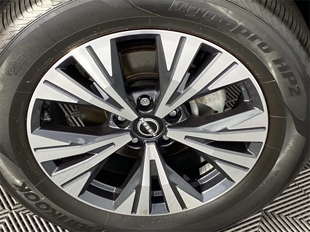 2022 Nissan Rogue SV photo 21