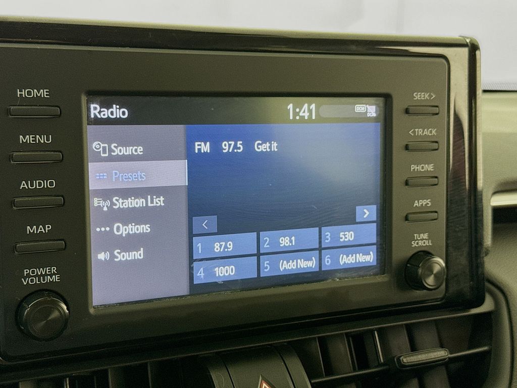 2019 Toyota RAV4 Hybrid LE photo 3