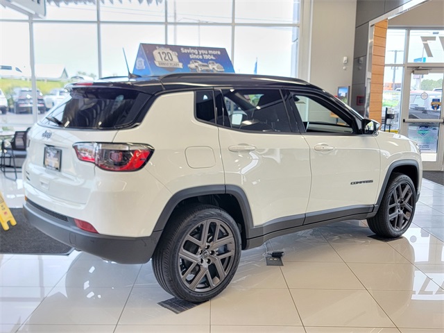 2025 Jeep Compass Limited photo 2