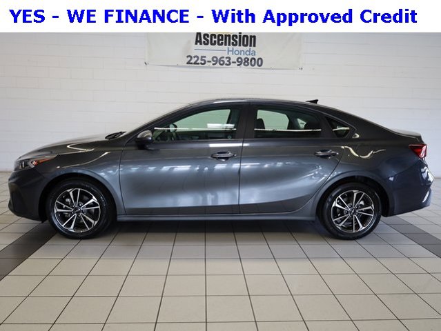 2024 Kia Forte LXS photo 3