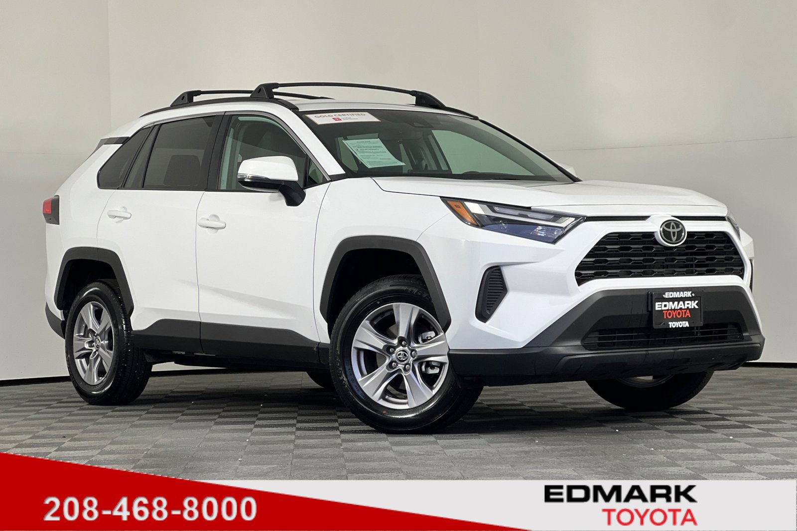 2025 Toyota RAV4 XLE's photo