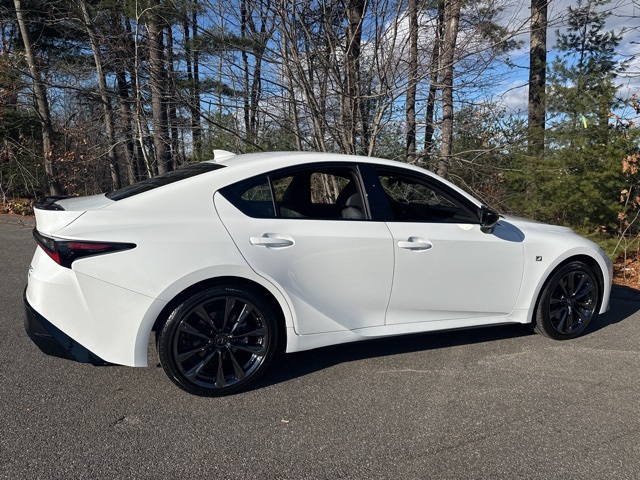 2025 Lexus IS 350 F SPORT photo 3