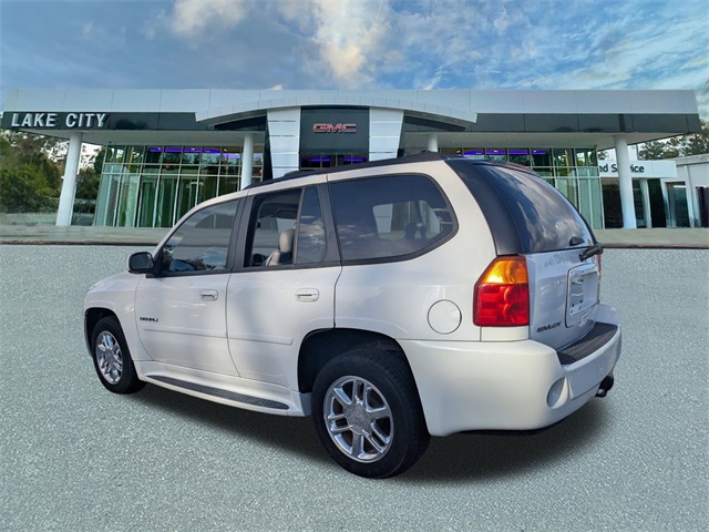 2009 Gmc Envoy Denali photo 3