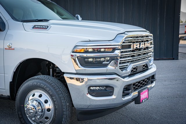 2026 Ram 3500 Laramie photo 4