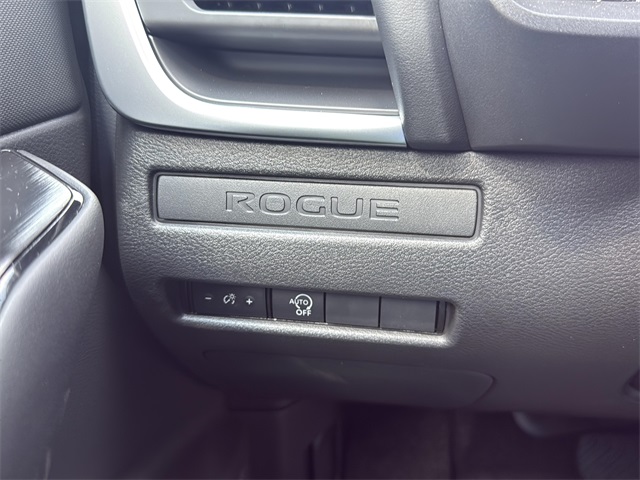 2026 Nissan Rogue S photo 7