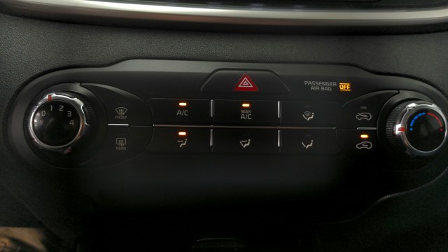 Used 2020 Sangria Kia LX V6 image 18