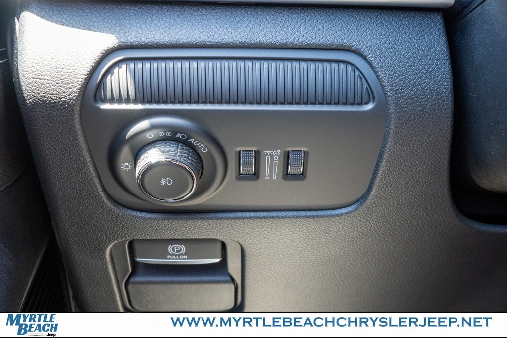 2025 Jeep Wagoneer Series II Carbide photo 26