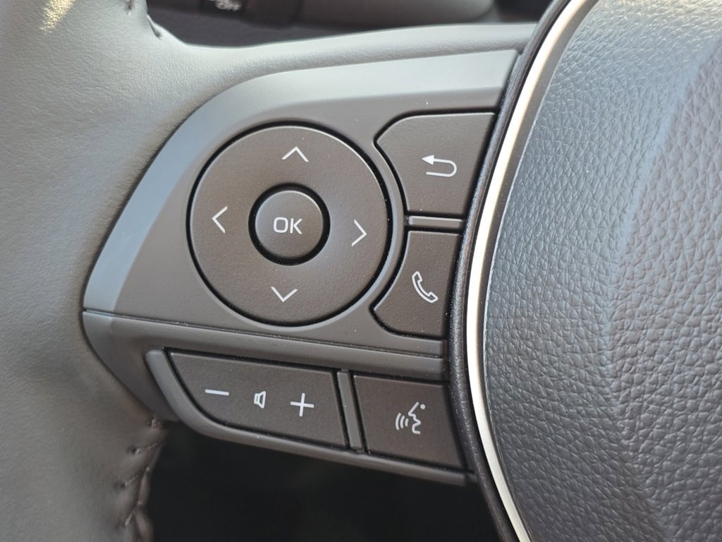 2025 Toyota Corolla Cross XLE photo 10