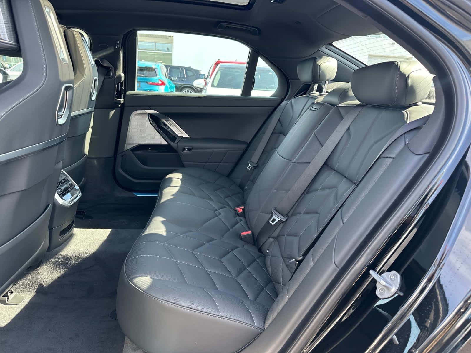 2025 Bmw 750e 750e xDrive photo 8