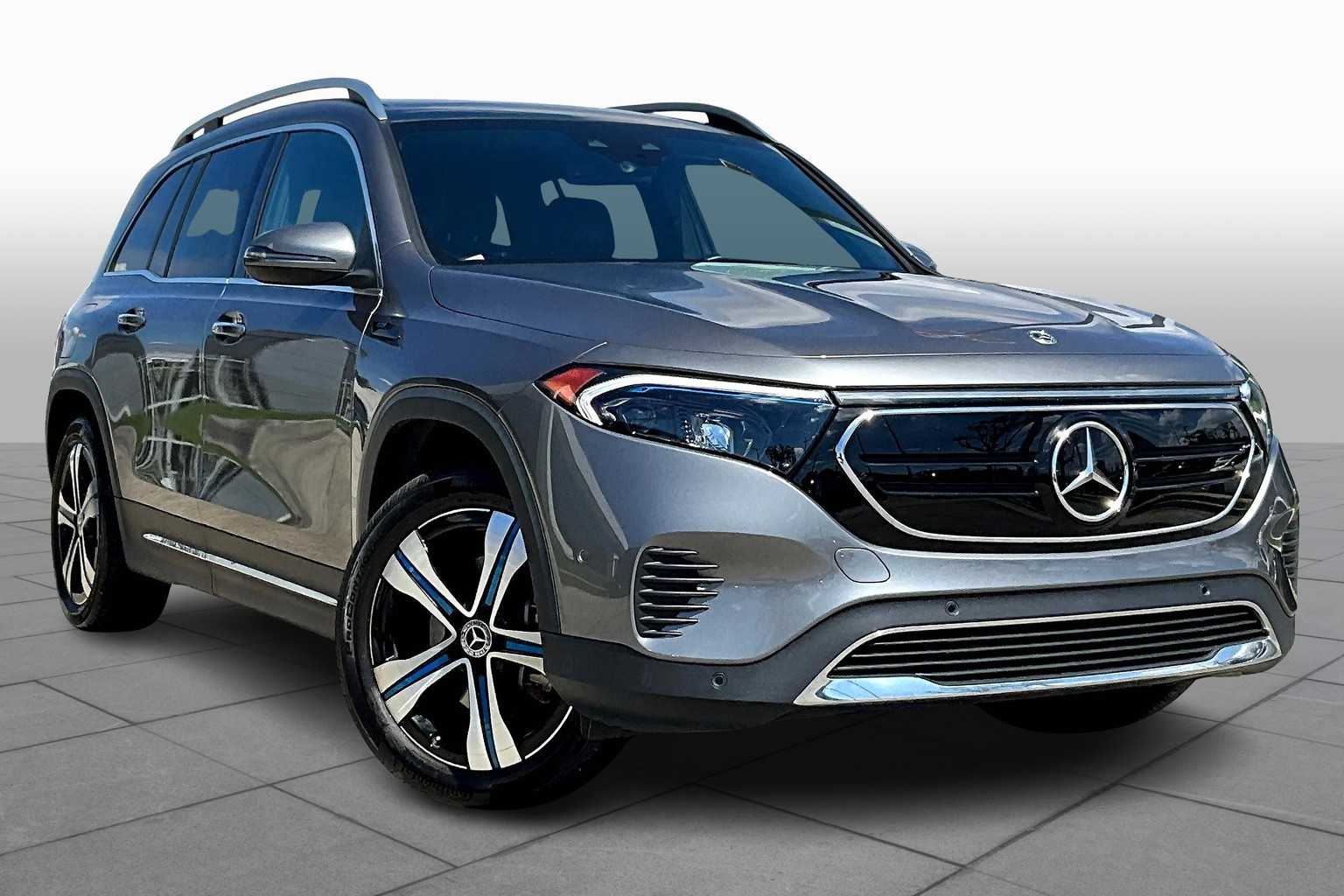 2022 Mercedes Benz EQB 350 4MATIC photo 2