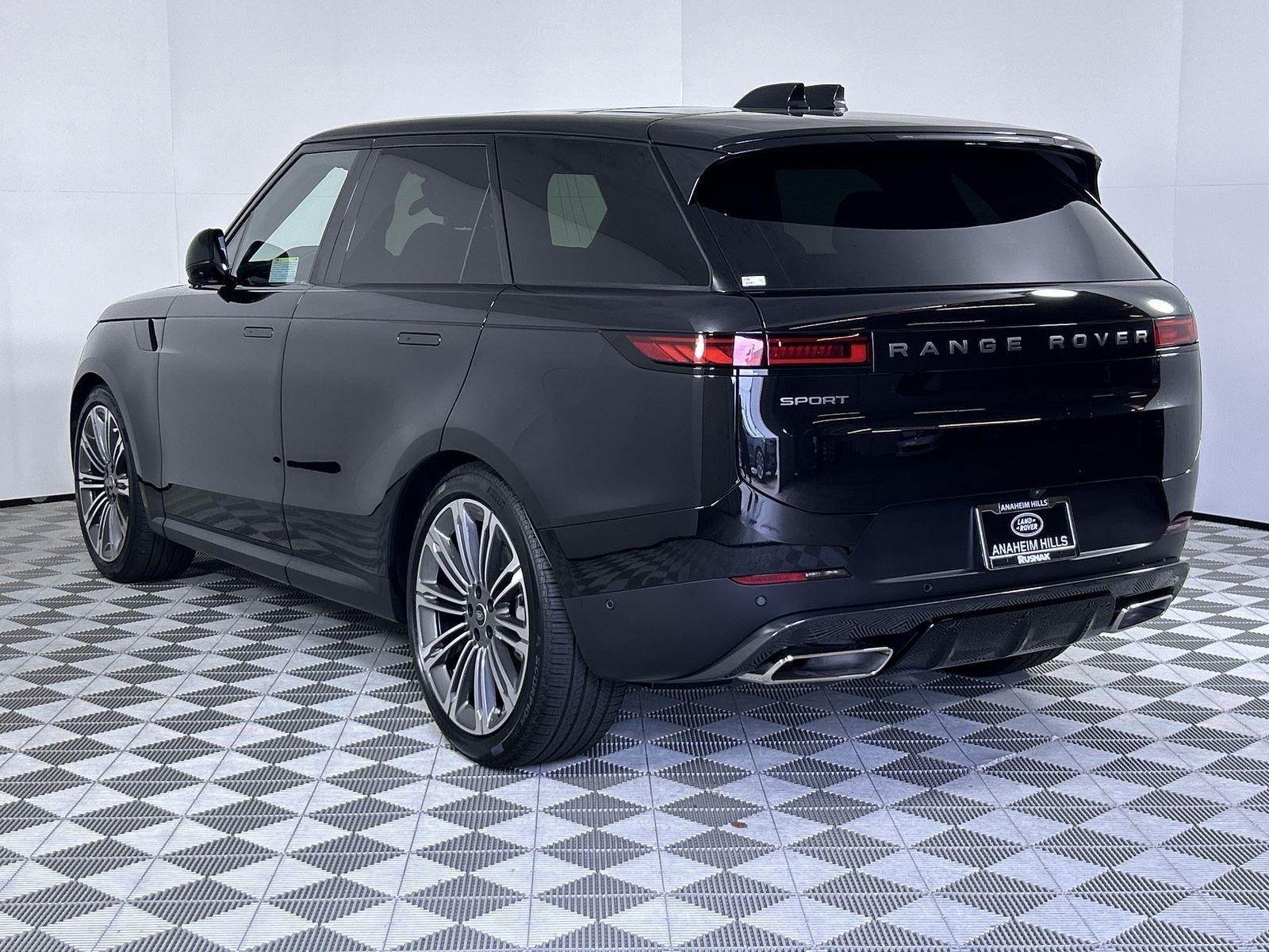 2025 Land Rover Range Rover Sport SE photo 2