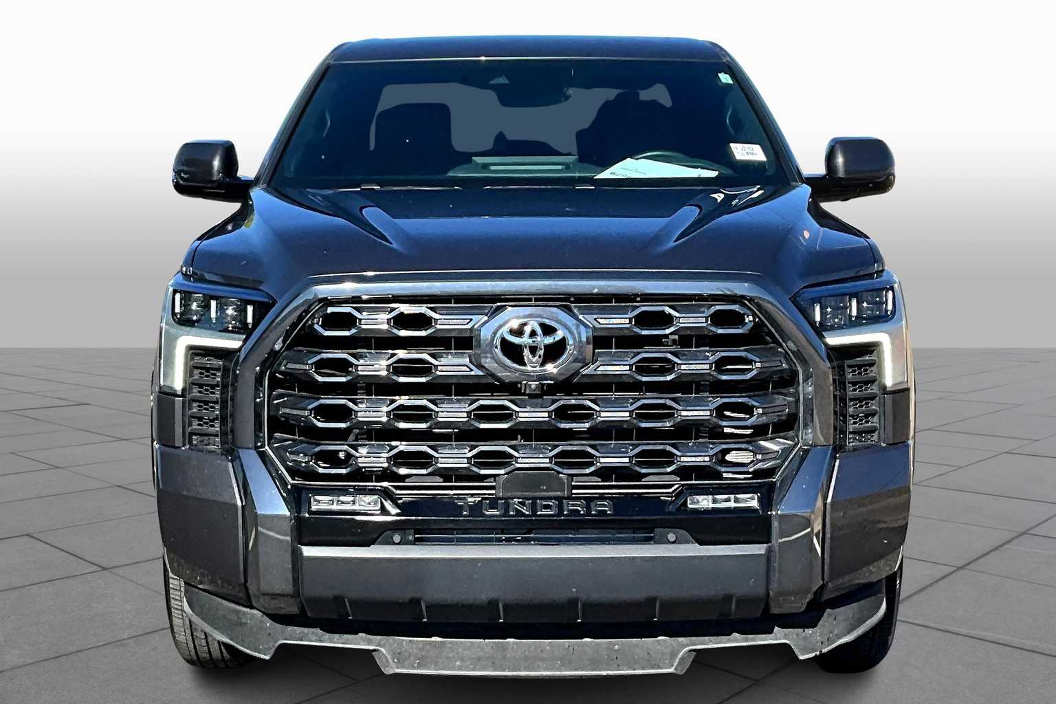 2023 Toyota Tundra Platinum CrewMax photo 3