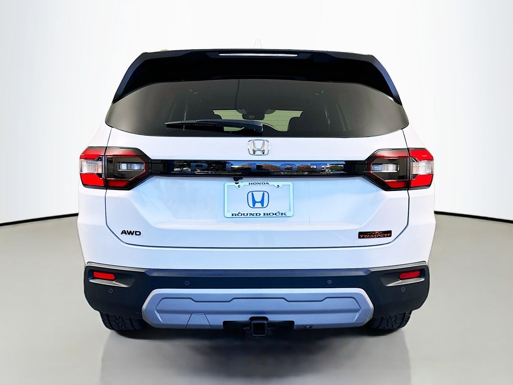 2025 Honda Pilot TrailSport photo 3
