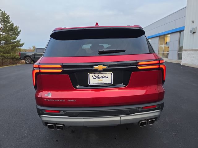 2025 Chevrolet Traverse photo 2
