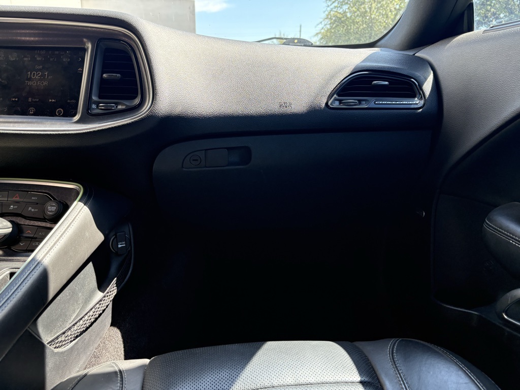 2015 Dodge Challenger SXT Plus photo 6