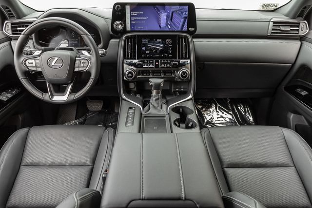 2025 Lexus LX 600 Luxury photo 3