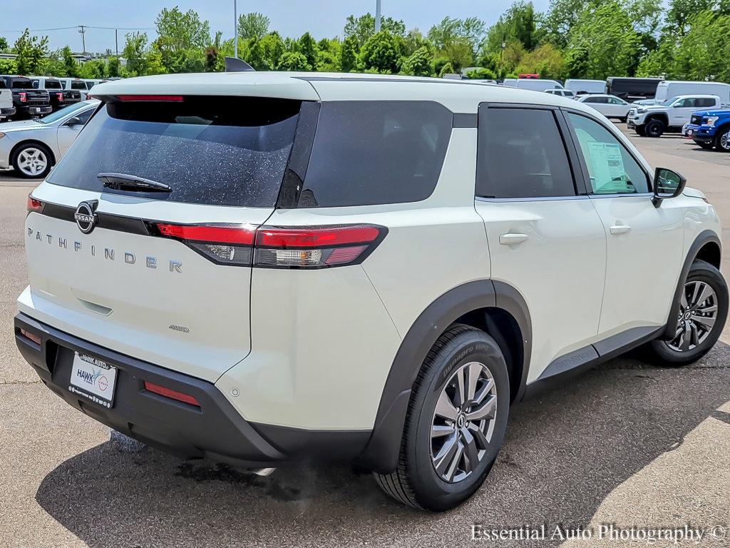 2025 Nissan Pathfinder S photo 7