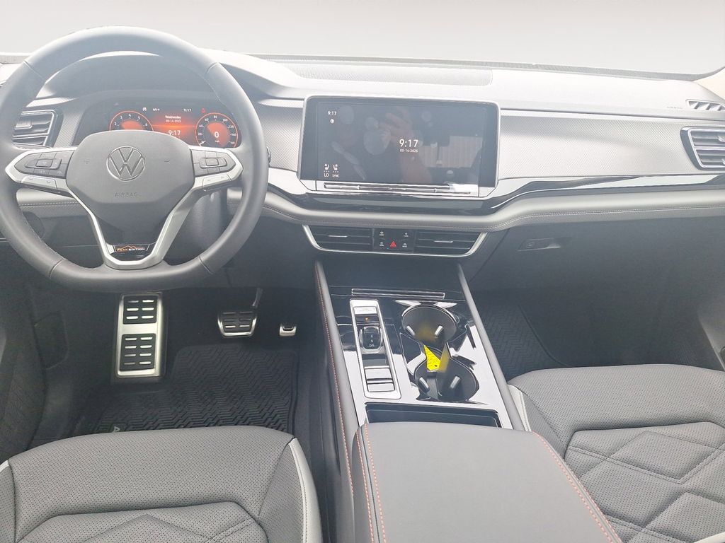 2025 Volkswagen Atlas Peak Edition SE photo 9