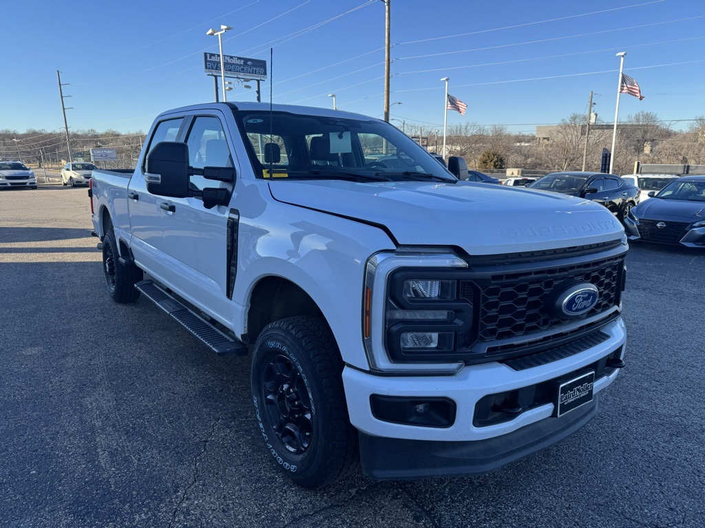 2023 Ford F-350 Super Duty XL's photo