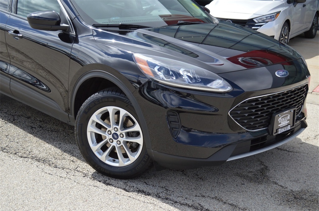2020 Ford Escape SE photo 2