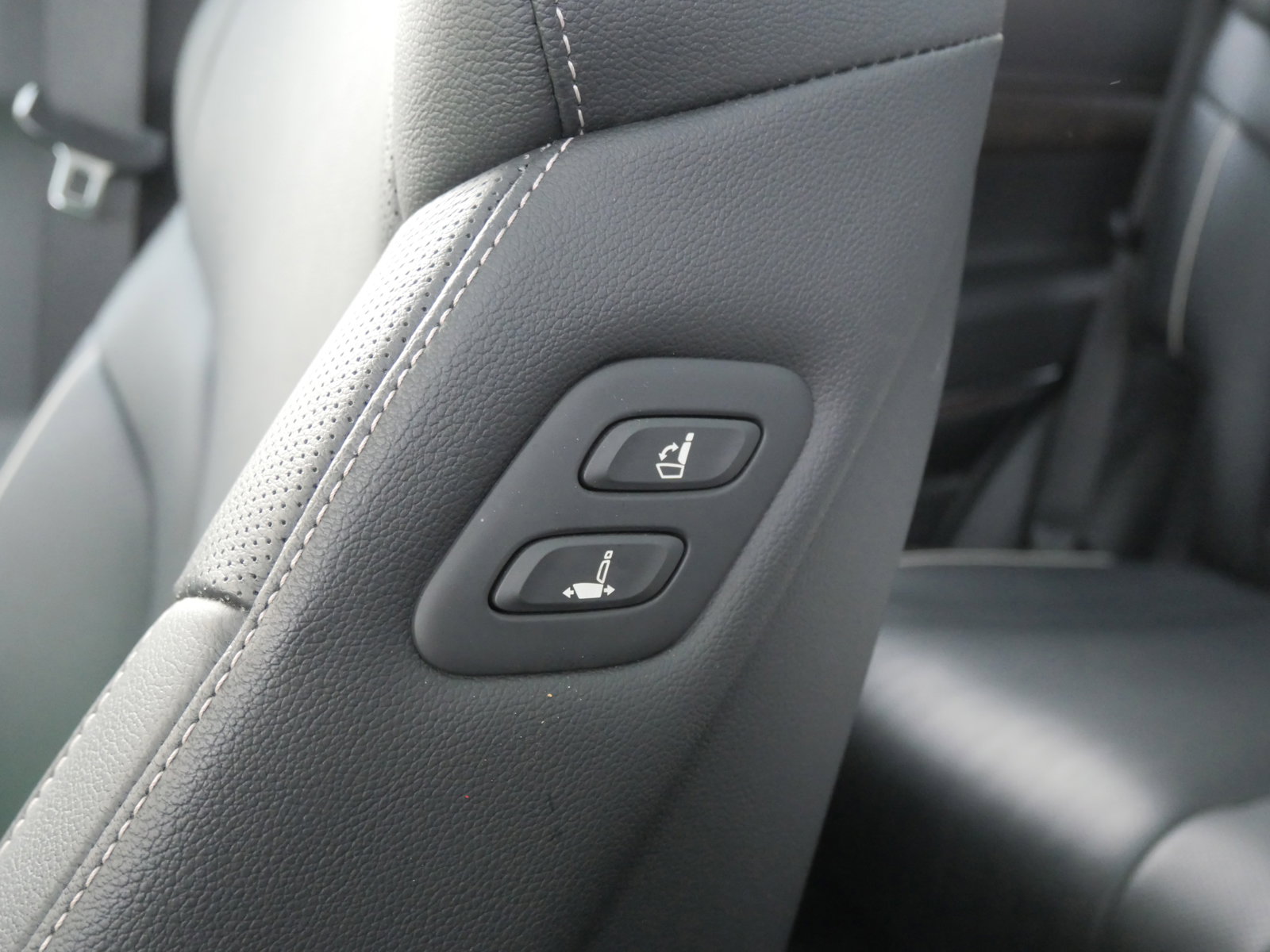 2023 Genesis GV80 Prestige AWD photo 23