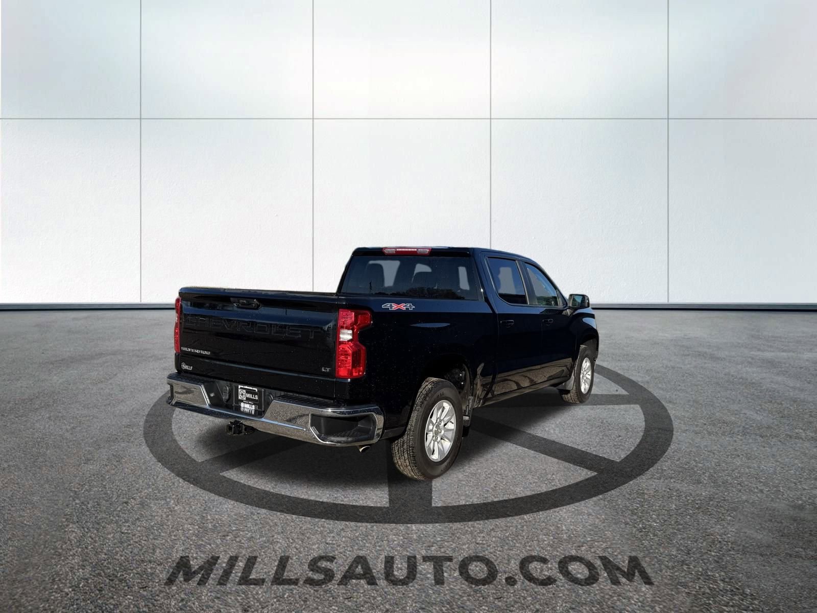 2025 Chevrolet Silverado 1500 LT photo 4