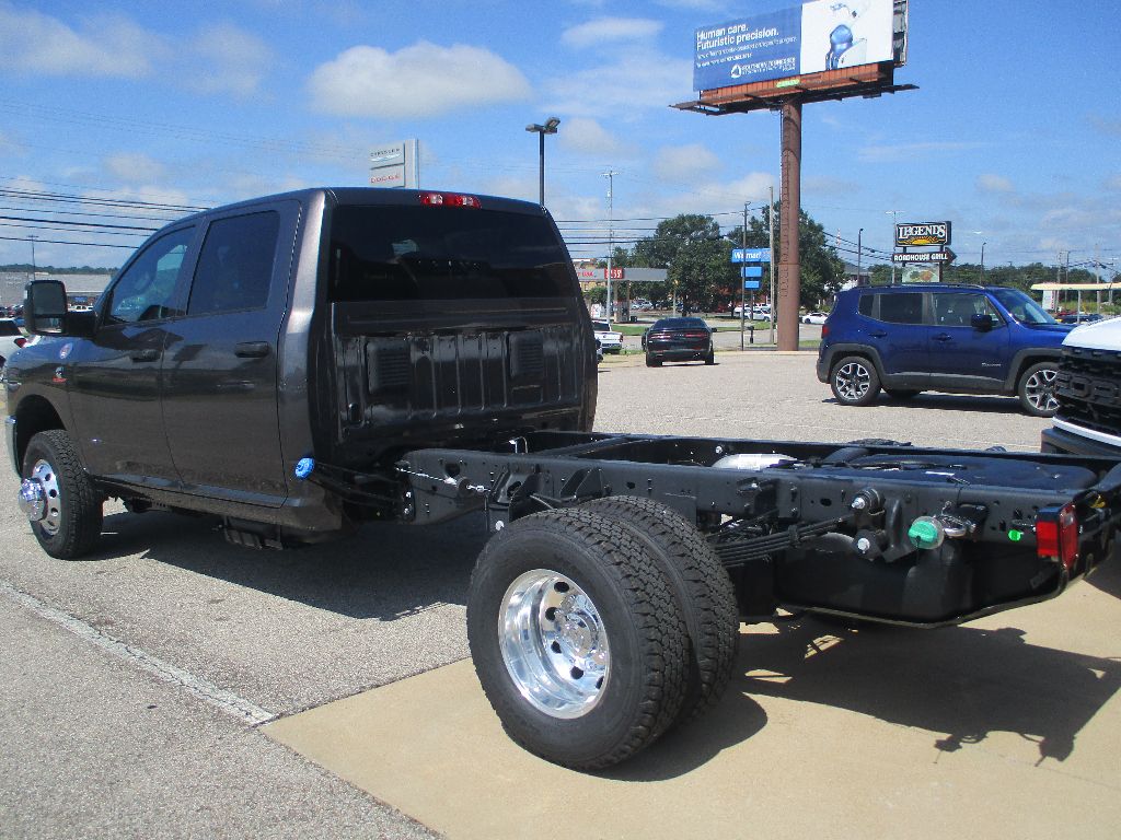 2025 Ram 3500 Tradesman photo 15