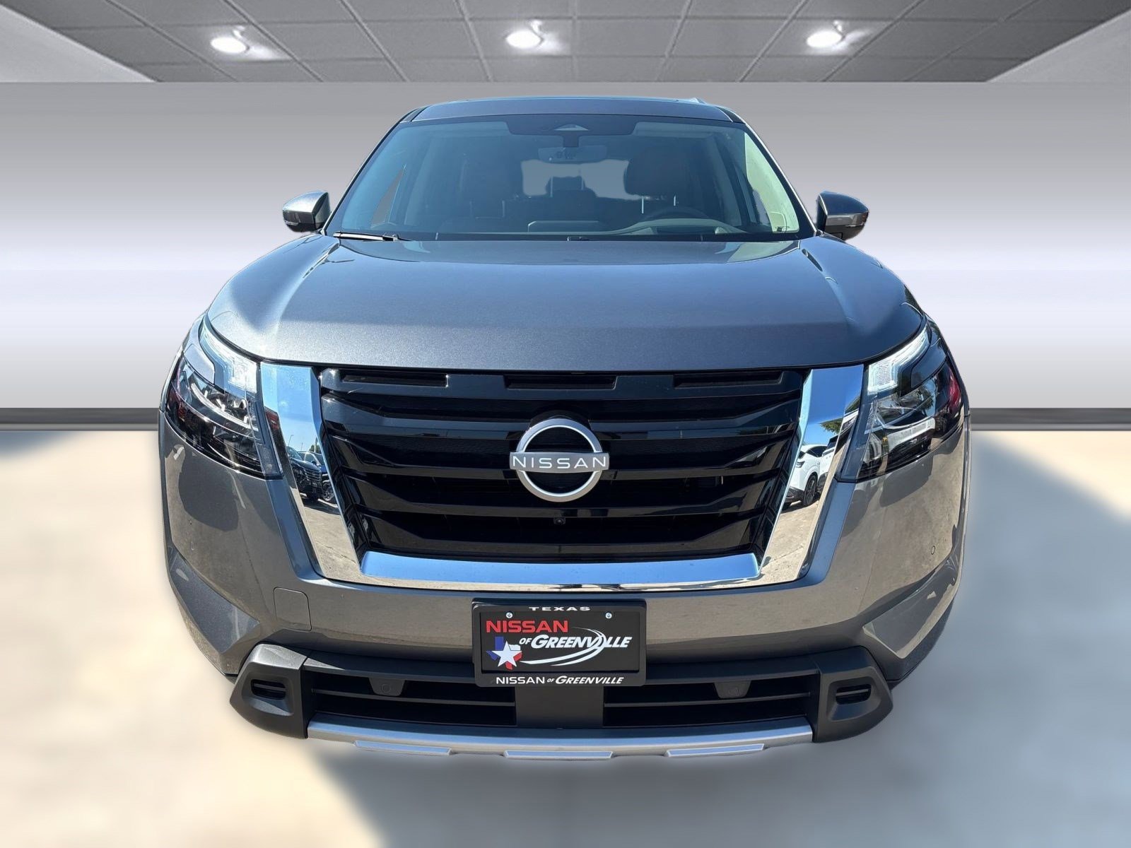 2025 Nissan Pathfinder Platinum photo 2
