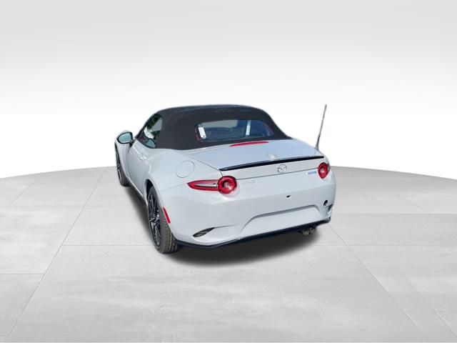 2025 Mazda MX-5 Miata Miata Grand Touring photo 3