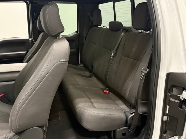 2016 Ford F-150 XLT photo 24