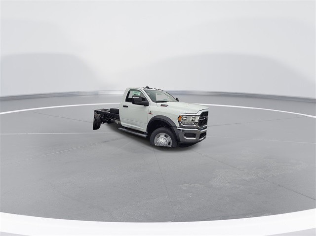 2024 Ram 4500 Tradesman photo 2