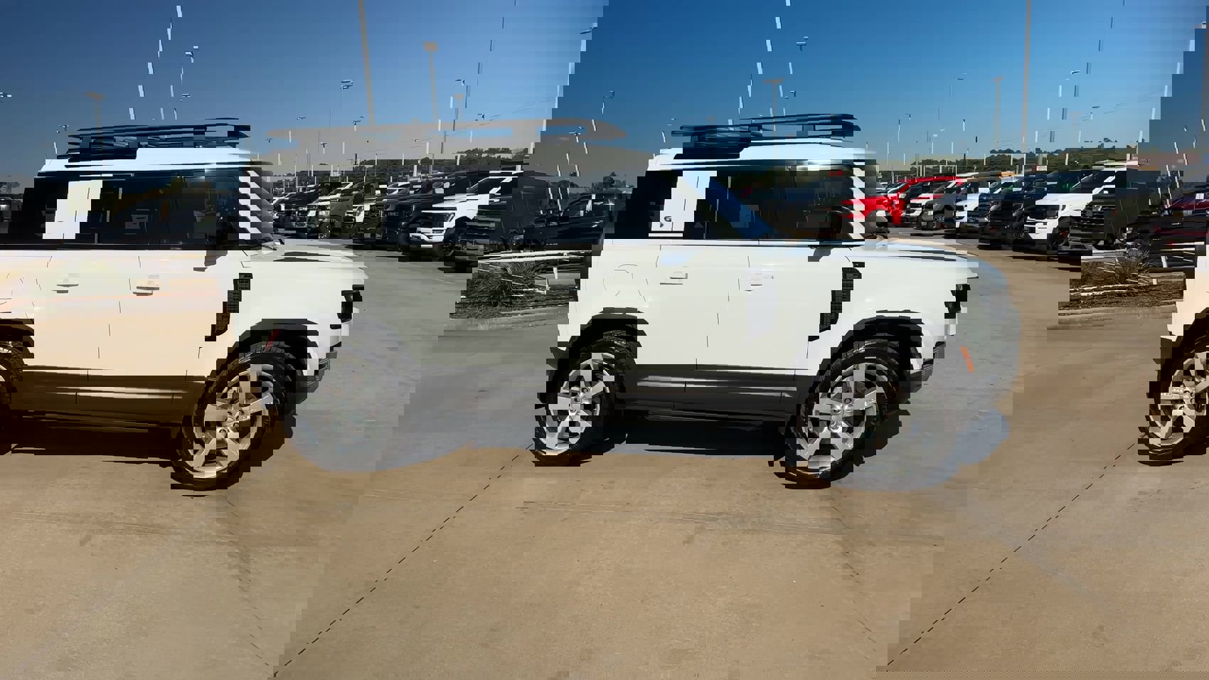 2020 Land Rover Defender 110 HSE photo 9