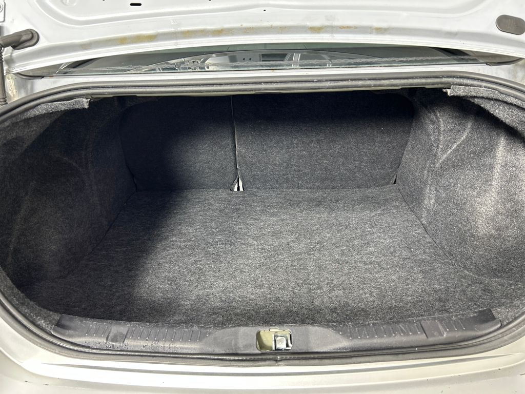 2012 Nissan Sentra 2.0 S photo 21