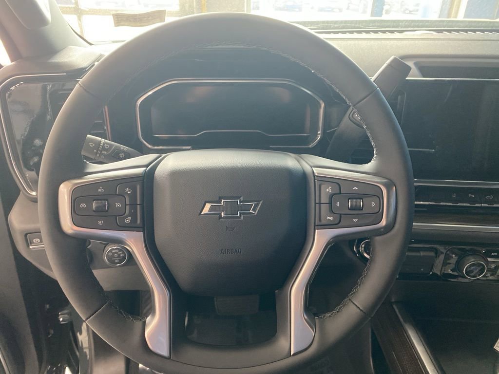 2025 Chevrolet Silverado 3500HD LT photo 6