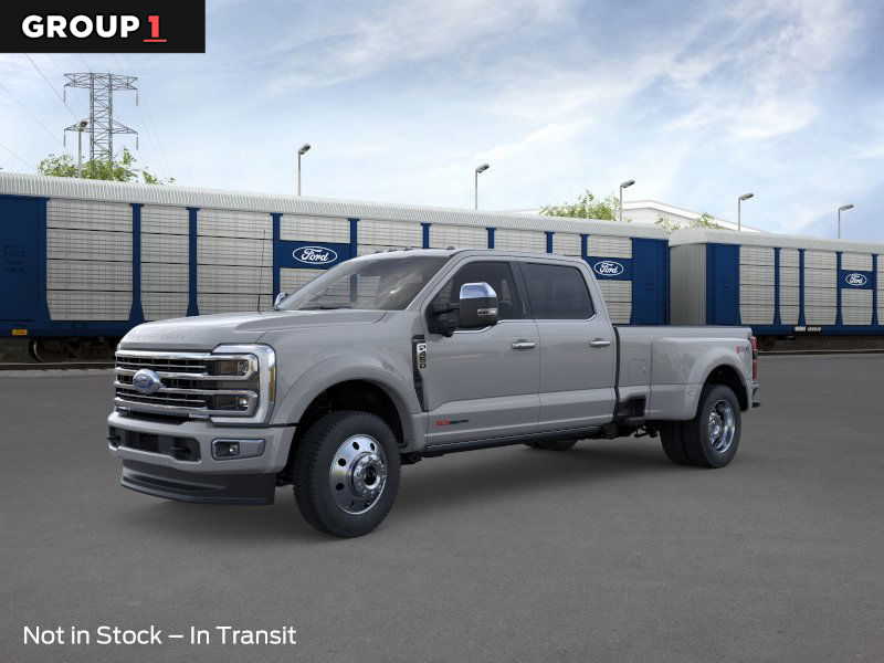 2026 Ford F-450 Super Duty Platinum's photo