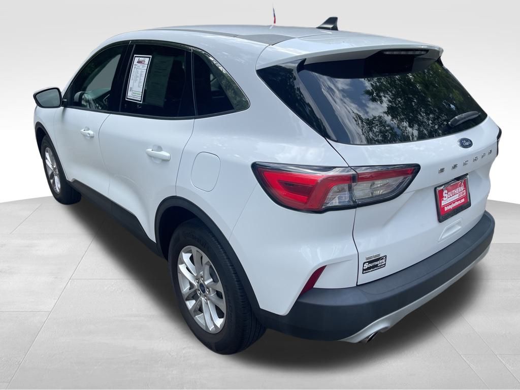 2021 Ford Escape SE photo 4